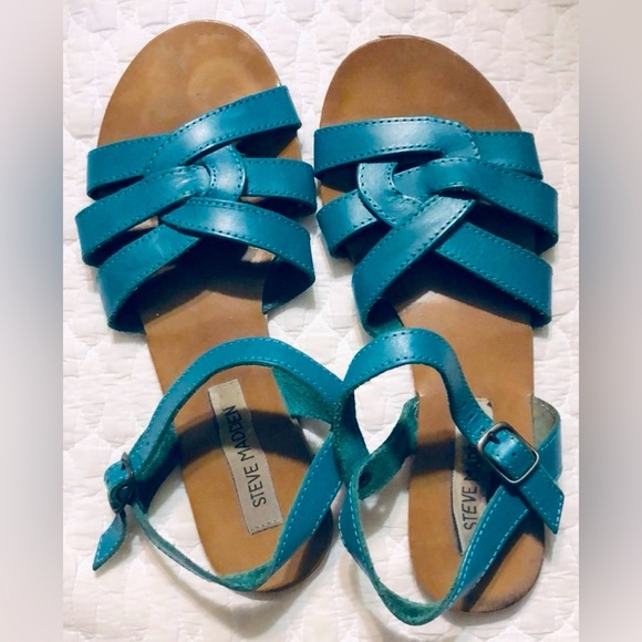 Steve Madden Shoes - Steve Madden flat sandals size 38